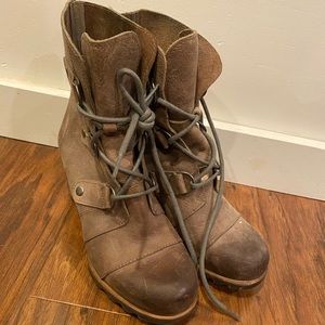 Sorel Joan of Arctic Wedges